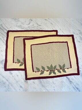 L.L. Bean Vintage Set of Standard Quilted Pillow Shams Holly Berry pattern